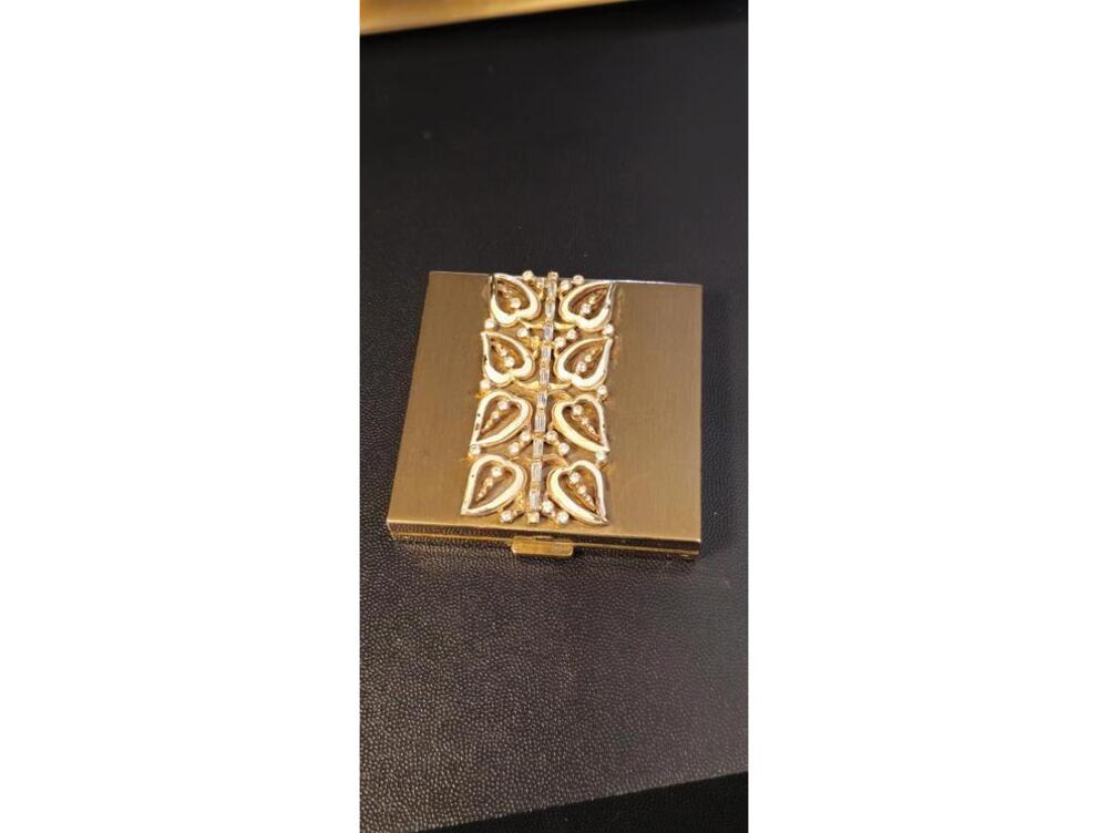 3" VOLUPTE' USA Vintage Compact With Raised Flower & Rhinestone Design